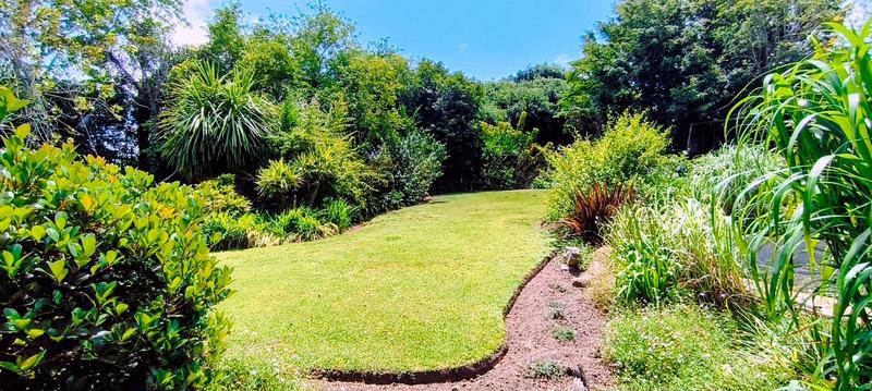 6 Bedroom Property for Sale in Kraaibosch Western Cape